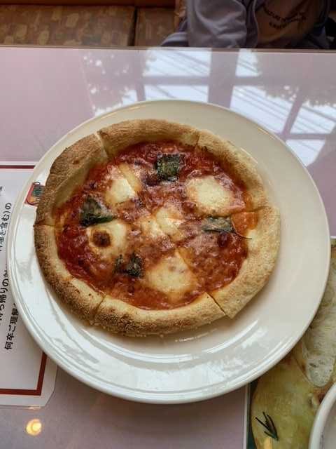 マルゲリータのピザ
